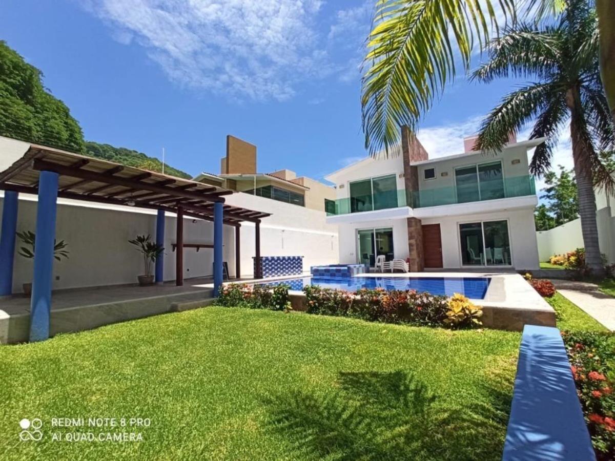 Casa en venta en Club de Golf Palma Real, Zihuatanejo de Azueta — foto 1 de 11