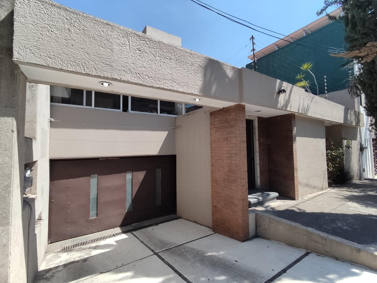 Casa en renta en Lomas de Tecamachalco, Naucalpan de Juárez — foto 1 de 39