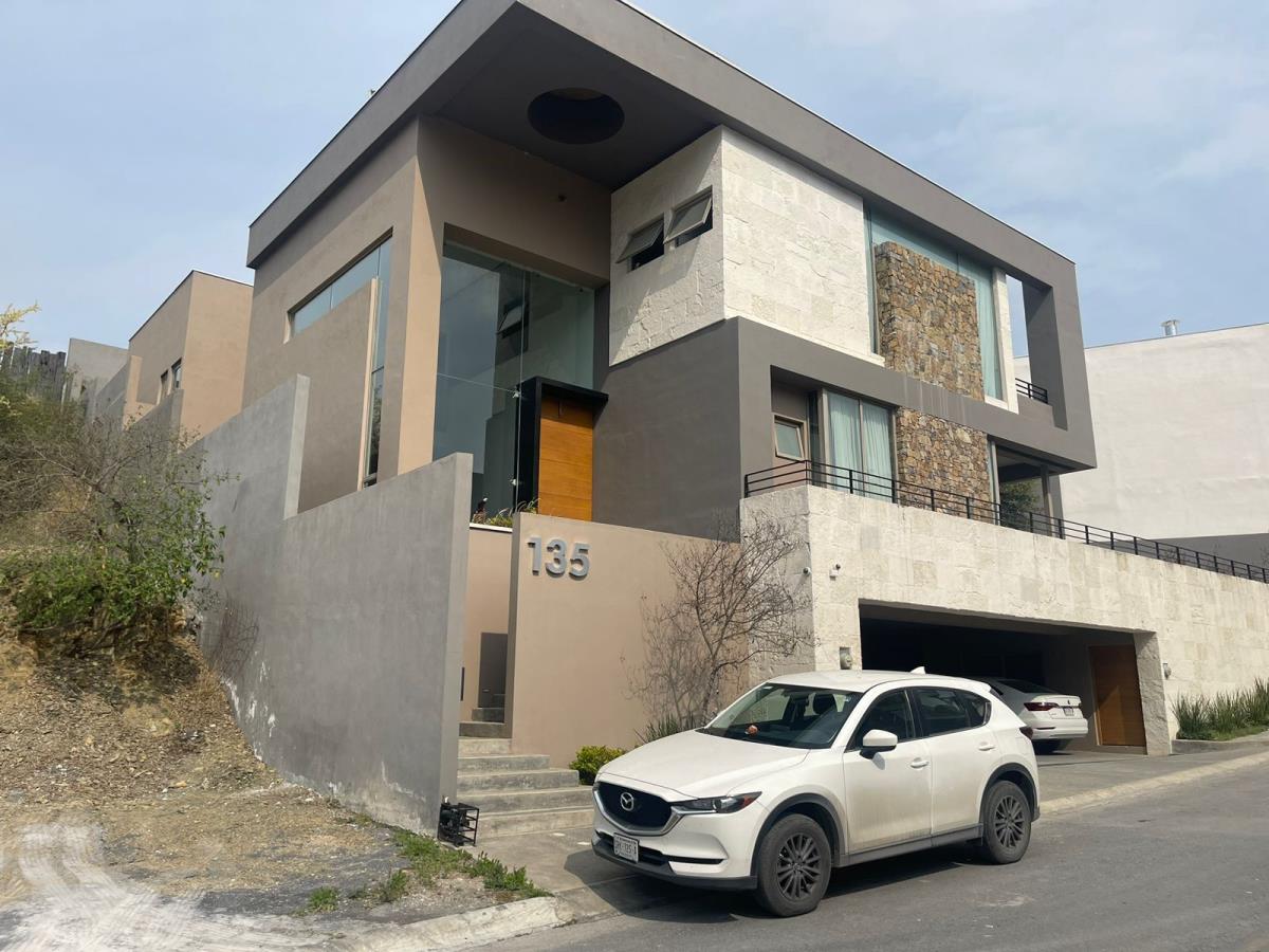 Casa en venta en Carolco, Monterrey — foto 1 de 37
