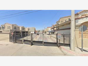 Casa en venta en Urbiquinta Marsella, Tijuana — foto 2 de 12