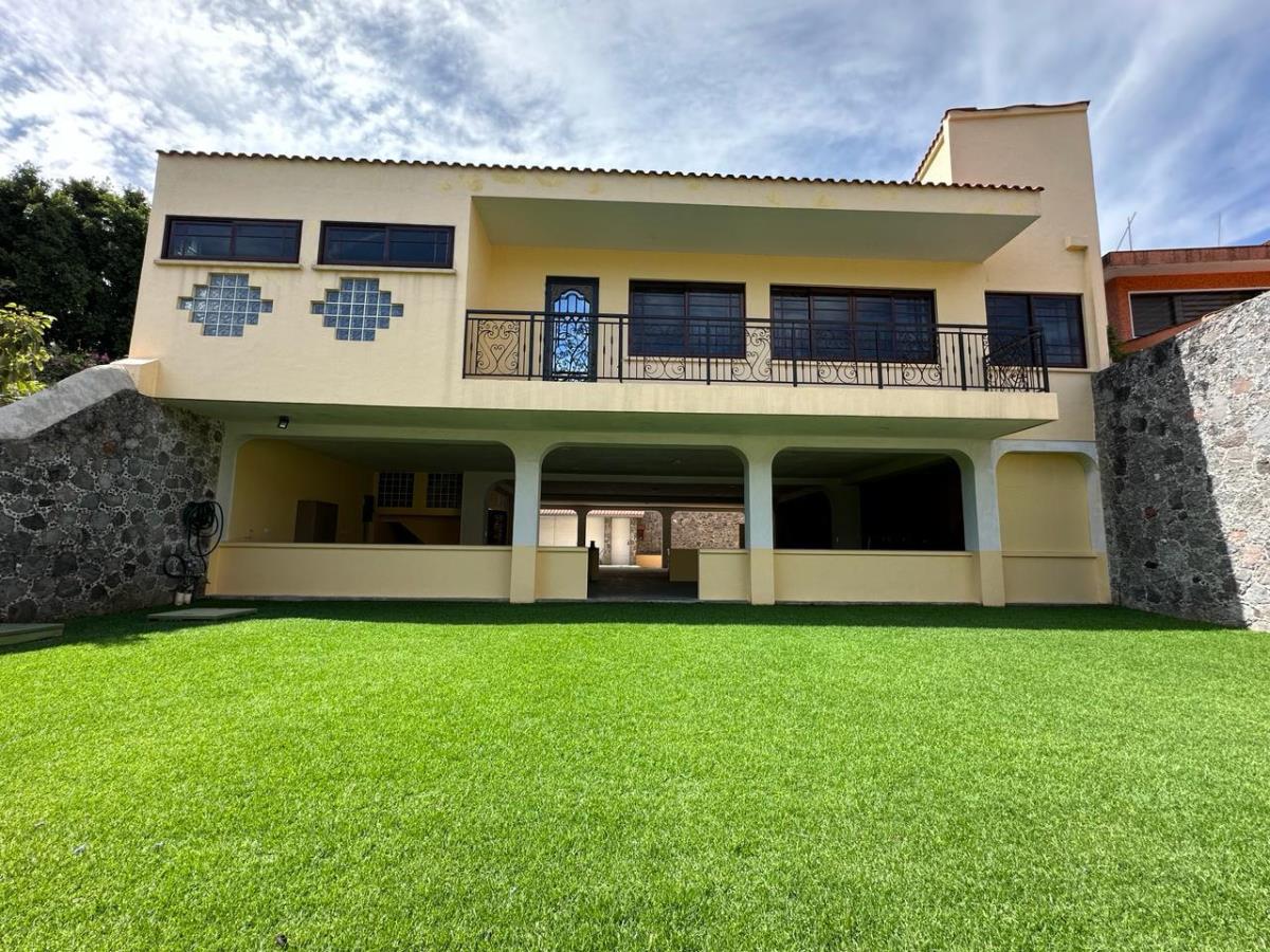 Casa en venta en Bellavista, Cuernavaca — foto 1 de 17