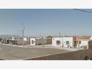 Casa en Hacienda de Los Portales, Mexicali, Baja California