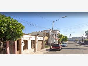 Casa en venta en Residencias, Mexicali — foto 3 de 7