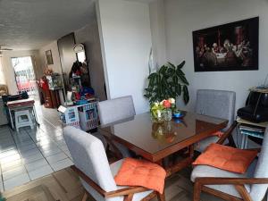 Casa en venta en Haciendas Del Valle, Zapopan — foto 2 de 14