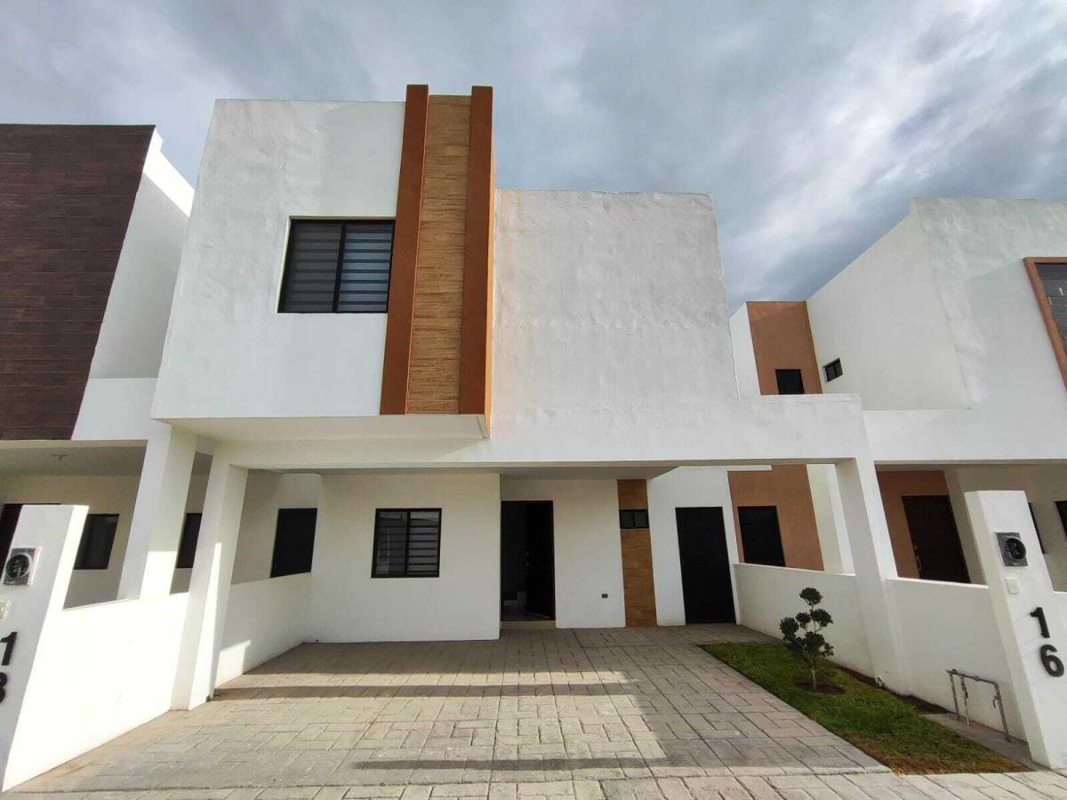 Casa en venta en Lomas de las Etnias, Torreón — foto 1 de 36