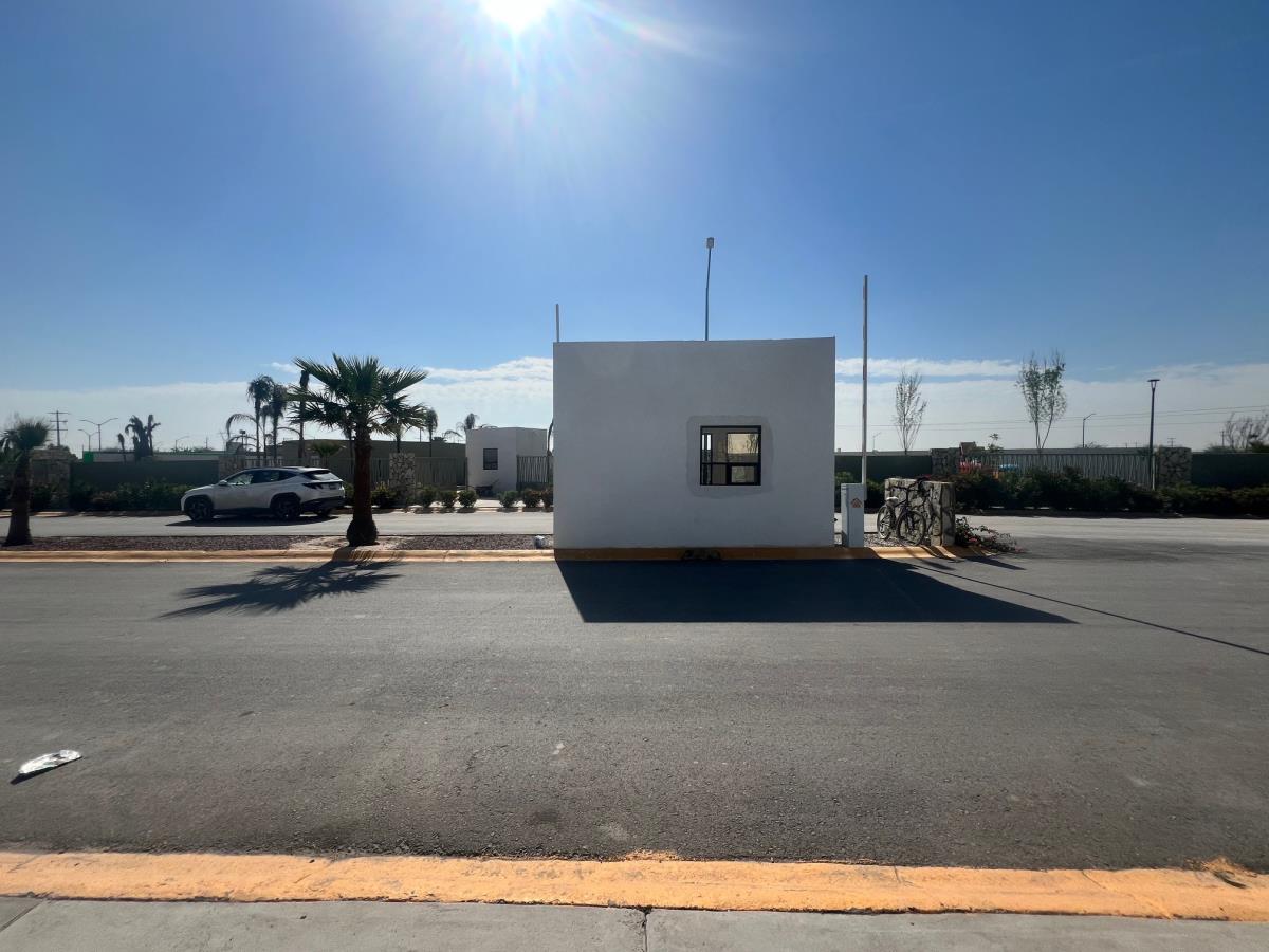 Casa en venta en Cerradas Miravalle, Gómez Palacio — foto 1 de 14