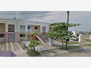 Casa en remate en Jardines del Sol, Bahía de Banderas, Nayarit