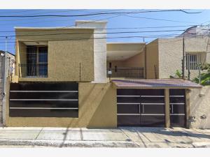 Casa en Los Alcanfores, Querétaro, Querétaro