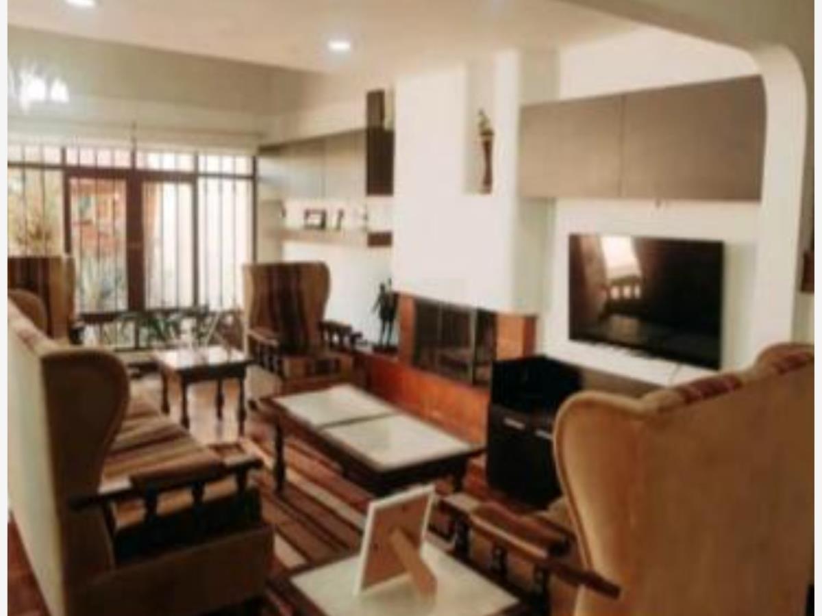 Casa en venta en La Estancia, Zapopan — foto 1 de 12