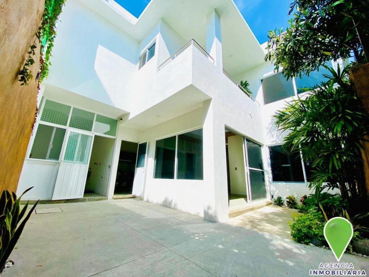 Casa en venta en Lomas de Cortes, Cuernavaca — foto 1 de 20