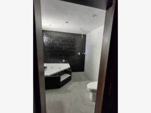 Casa en venta en Los Bosques, Saltillo — foto 3 de 27