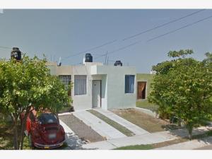 Casa en remate en Valle Paraiso, Manzanillo, Colima