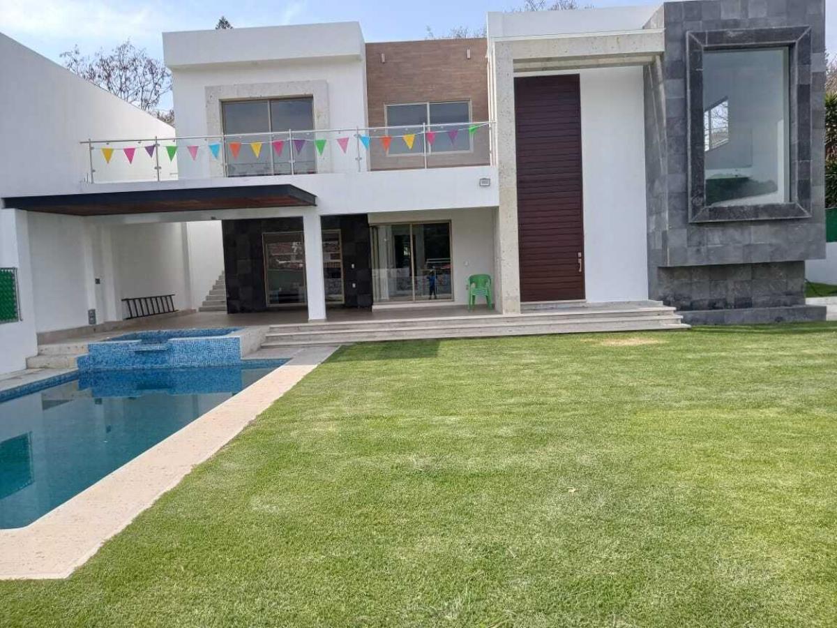 Casa en venta en Lomas de Cocoyoc, Atlatlahucan — foto 1 de 15