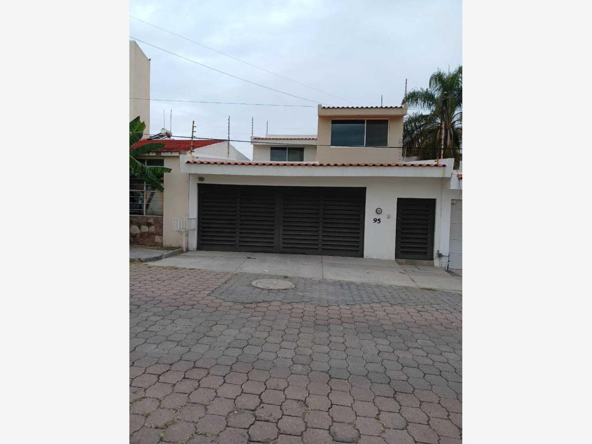 Casa en venta en Arbide, León — foto 1 de 18