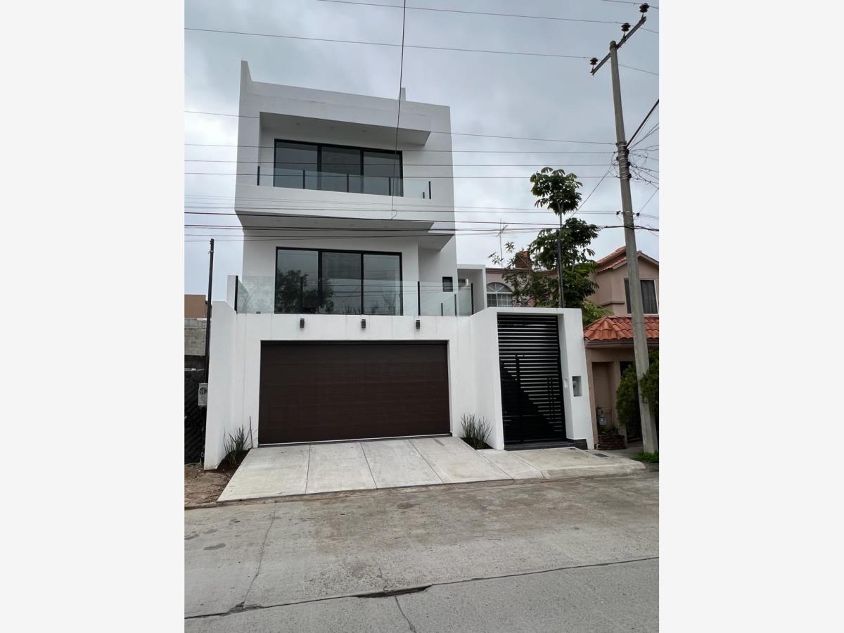Casa en venta en Jardines de Chapultepec, Tijuana — foto 1 de 50