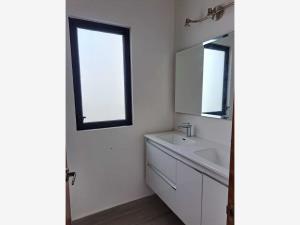 Casa en venta en Jardines de Chapultepec, Tijuana — foto 2 de 50