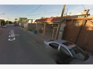 Casa en remate en El Campanario, Nuevo Laredo, Tamaulipas
