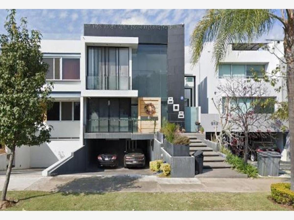 Casa en venta en Conjunto Zapopan, Zapopan — foto 1 de 7