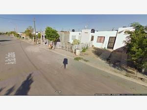 Casa en venta en Villas de San Miguel, Nuevo Laredo — foto 2 de 12