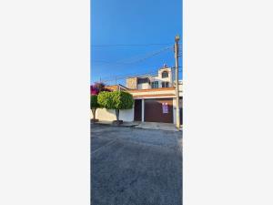 Casa en venta en Lomas de Santa Maria, Morelia — foto 2 de 36