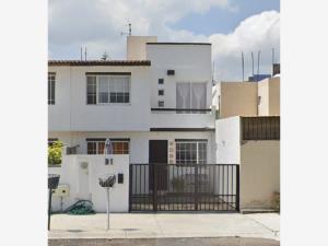 Casa en Santuarios del Cerrito, Corregidora, Querétaro