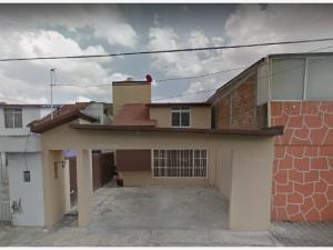 Casa en venta en Club Jardin, Toluca — foto 3 de 12