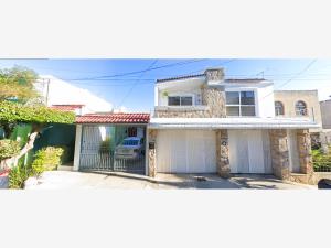 Casa en venta en Jardines Alcalde, Guadalajara — foto 3 de 10