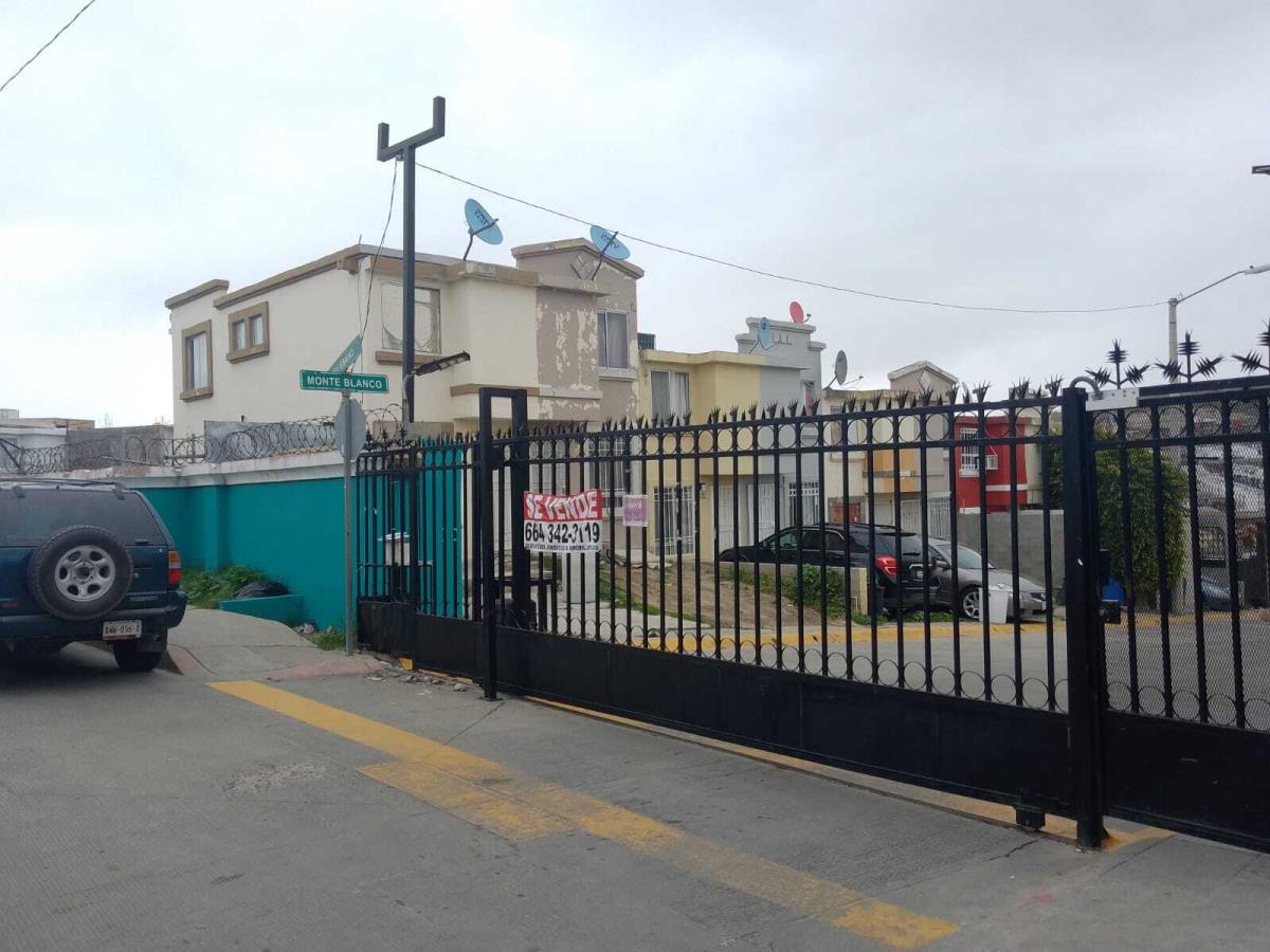 Casa en venta en Urbi Quinta del Cedro, Tijuana — foto 1 de 2