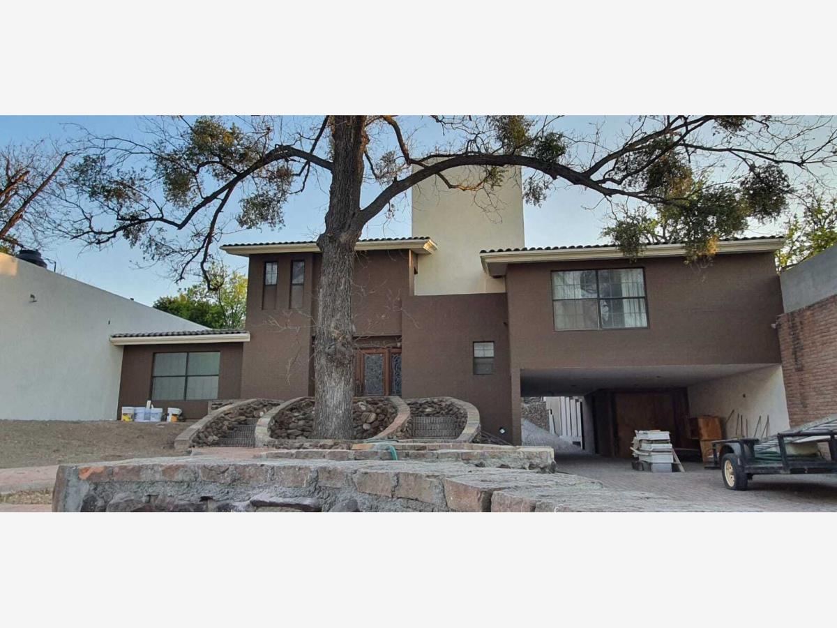 Casa en venta en El Nogalar, Saltillo — foto 1 de 35