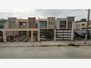 Casa en remate en El Vergel, Poza Rica de Hidalgo, Veracruz de Ignacio de la Llave