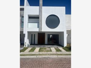 Casa en Zona Cementos Atoyac, Puebla, Puebla