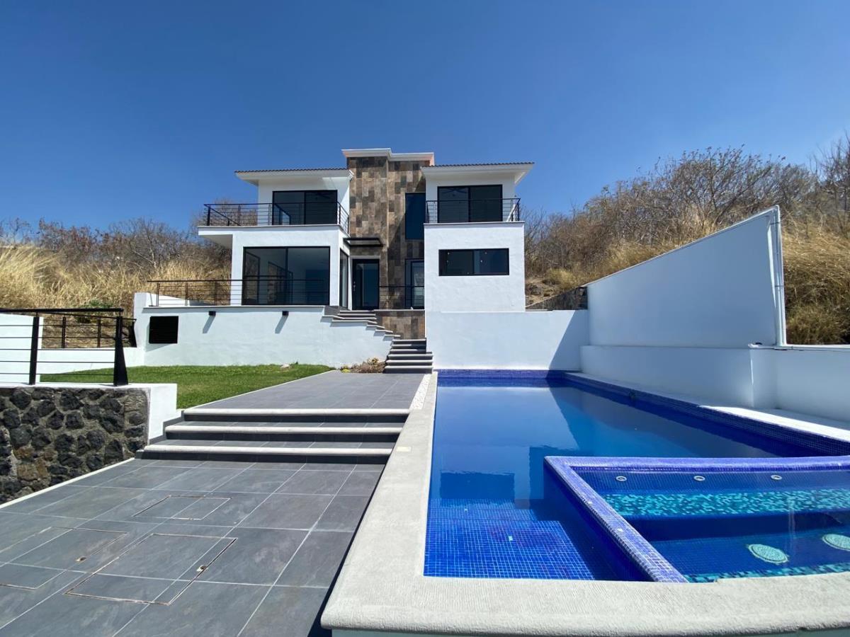 Casa en venta en Lomas de Cocoyoc, Atlatlahucan — foto 1 de 26