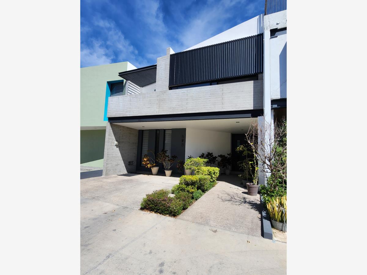 Casa en venta en Solares, Zapopan — foto 1 de 42