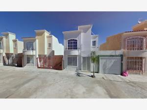 Casa en venta en Villas de Plateros, Fresnillo — foto 2 de 12