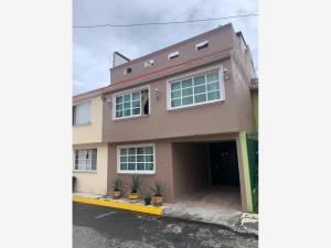 Casa en venta en Prados de Ceboruco, Metepec — foto 2 de 17