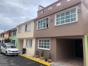 Casa en venta en Prados de Ceboruco, Metepec — foto 3 de 17