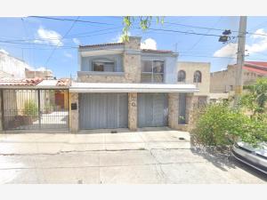 Casa en Jardines Alcalde, Guadalajara, Jalisco