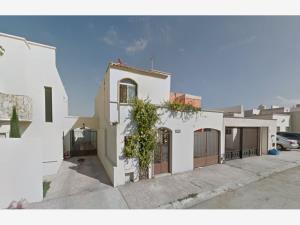 Casa en venta en Manantiales del Bosque, Ramos Arizpe — foto 2 de 4
