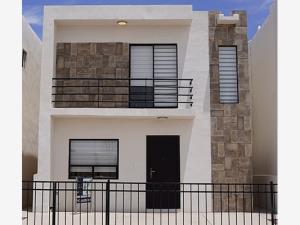 Casa en venta en Valle de los Almendros, Torreón, Coahuila de Zaragoza Casa en venta en Valle de los Almendros, Torreón, Coahuila de Zaragoza