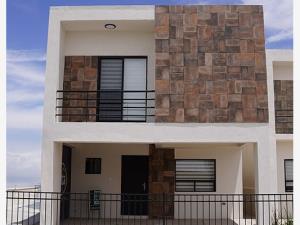Casa en venta en Valle de los Almendros, Torreón, Coahuila de Zaragoza Casa en venta en Valle de los Almendros, Torreón, Coahuila de Zaragoza
