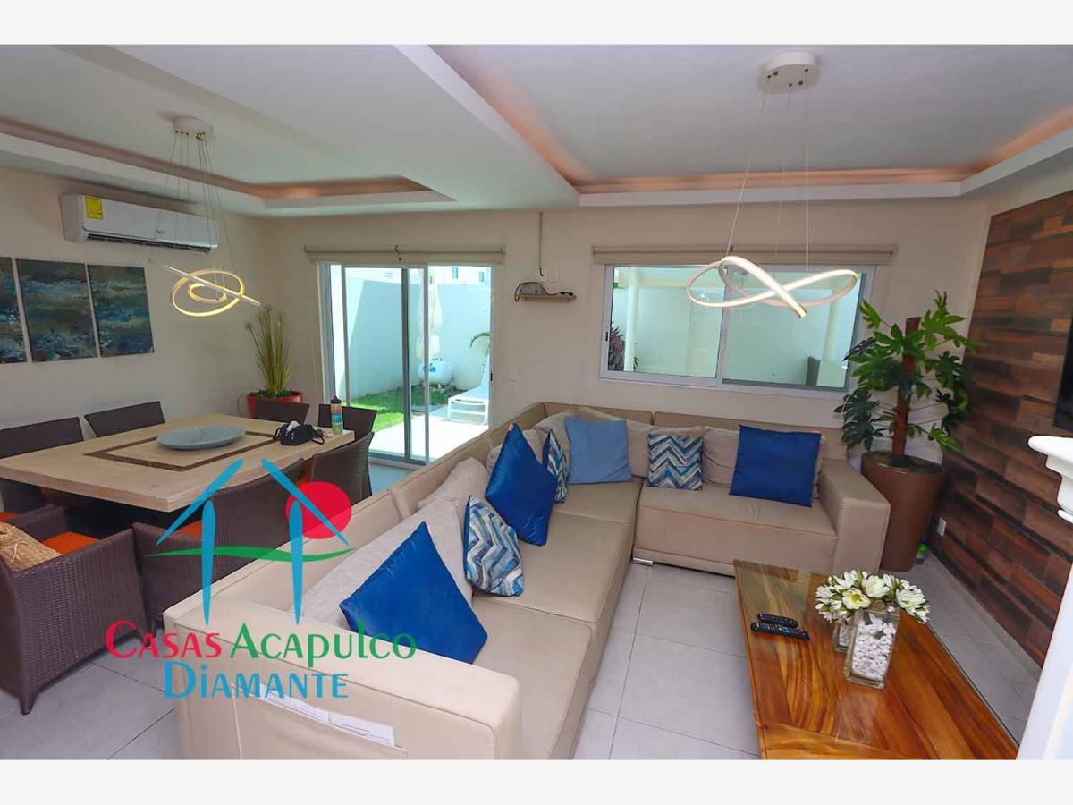 Casa con 3 terrazas y roof garden Casa con 3 terrazas y roof garden