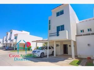 Casa en venta en Granjas del Marqués, Acapulco de Juárez — foto 2 de 67