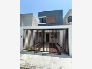 Casa en Venustiano Carranza, Boca del Río, Veracruz de Ignacio de la Llave