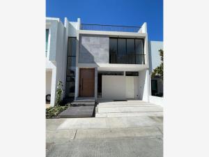 Casa en venta en Valle Imperial, Zapopan, Jalisco