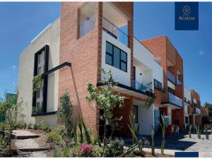 Casa en venta en Santa Maria Magdalena Ocotitlan, Metepec, México