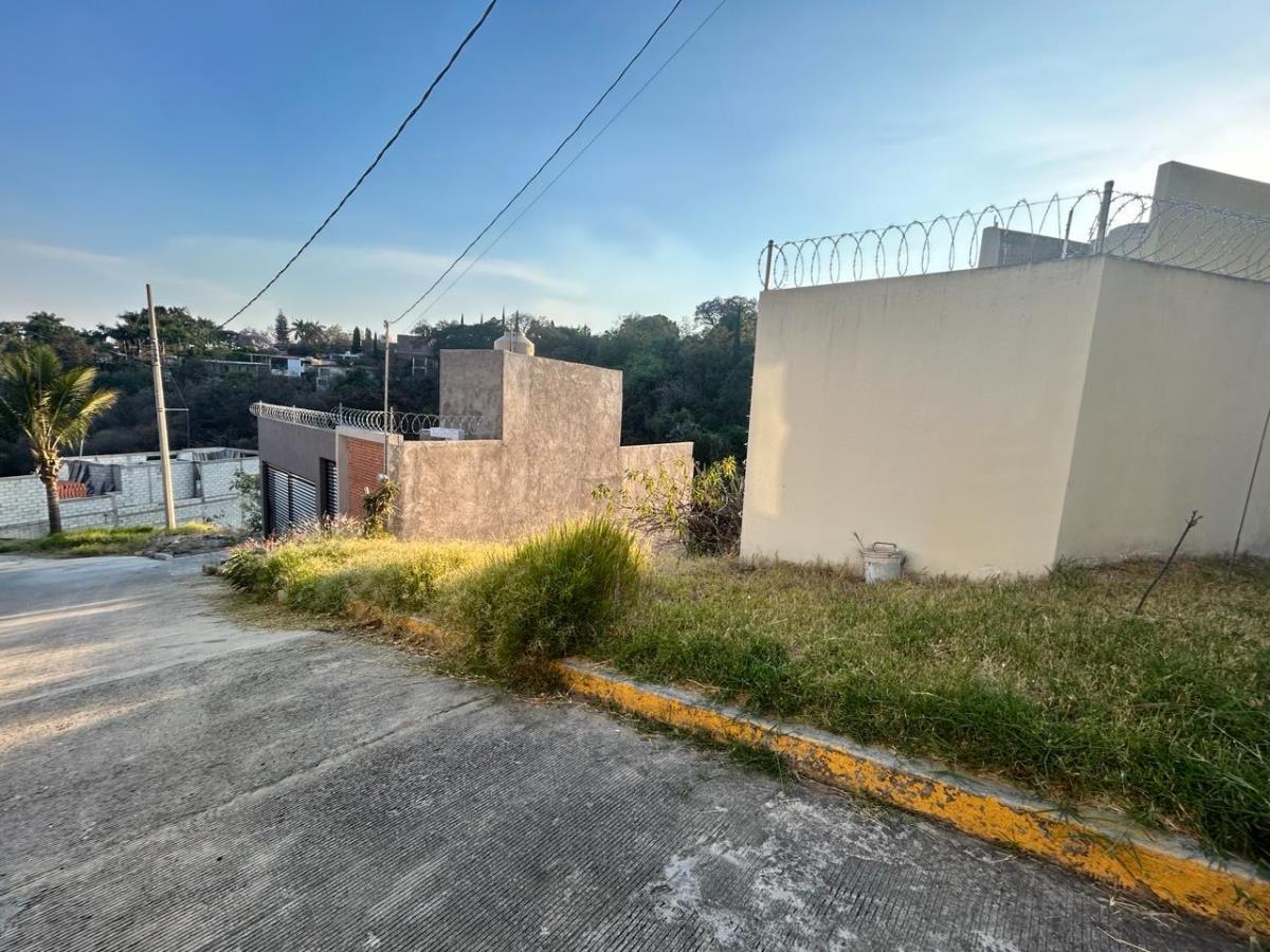 Terreno en venta en Lomas de Tzompantle, Cuernavaca — foto 1 de 11