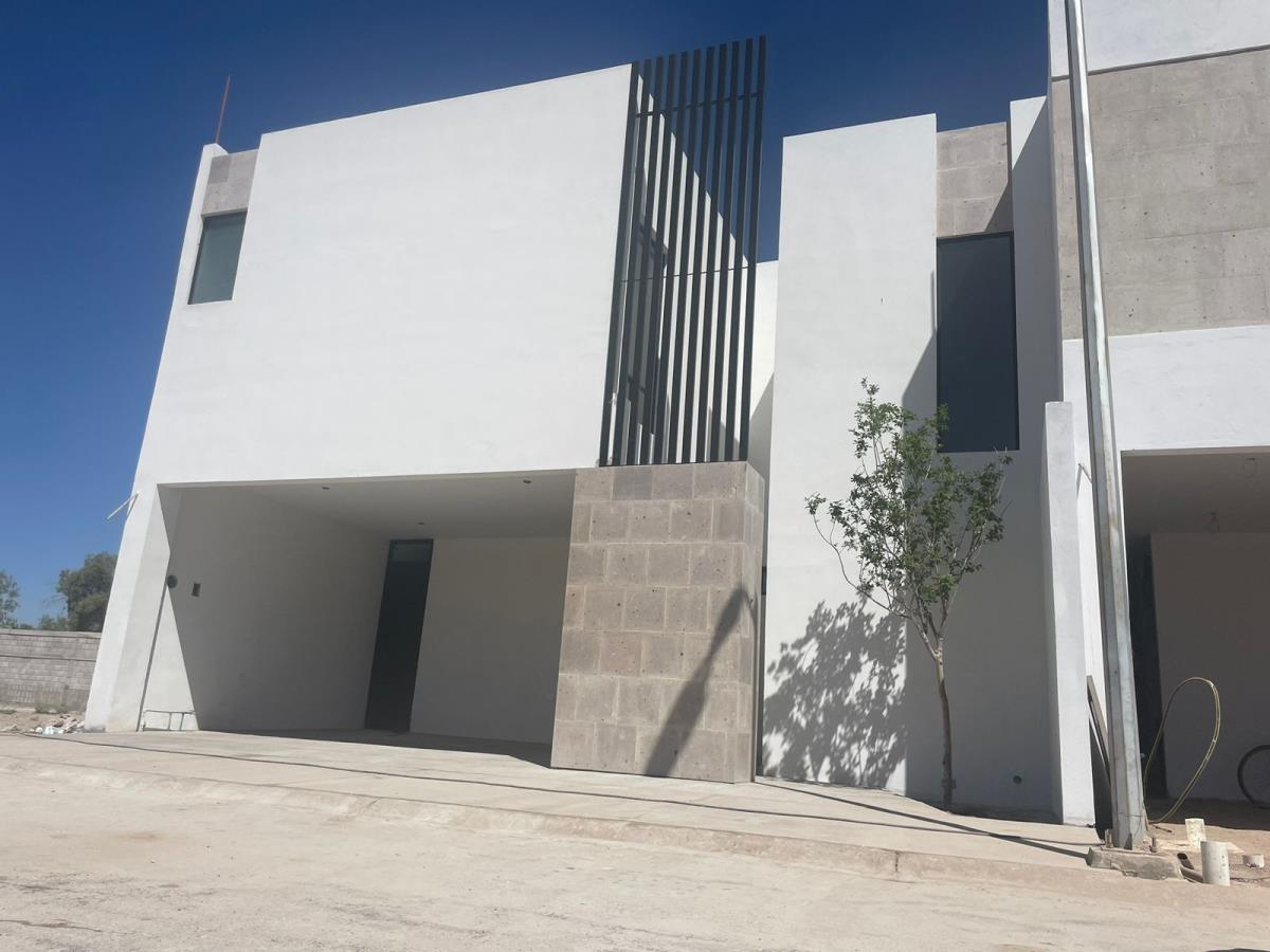 Casa en venta en Ampliación Senderos, Torreón — foto 1 de 25