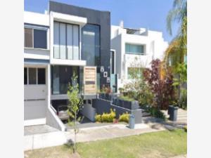 Casa en venta en Arcos de Zapopan 2a. Sección, Zapopan — foto 2 de 12