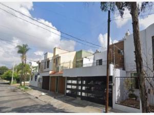 Casa en Bosques de La Victoria, Guadalajara, Jalisco