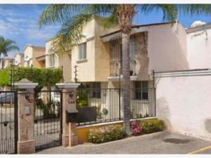 Casa en venta en Jardines Del Valle, Zapopan — foto 2 de 8